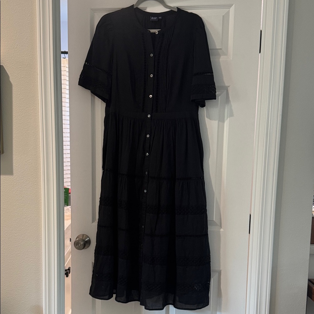 GAP Black Short Sleeve Dress with Lace detail